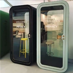 Cabine téléphonique publique